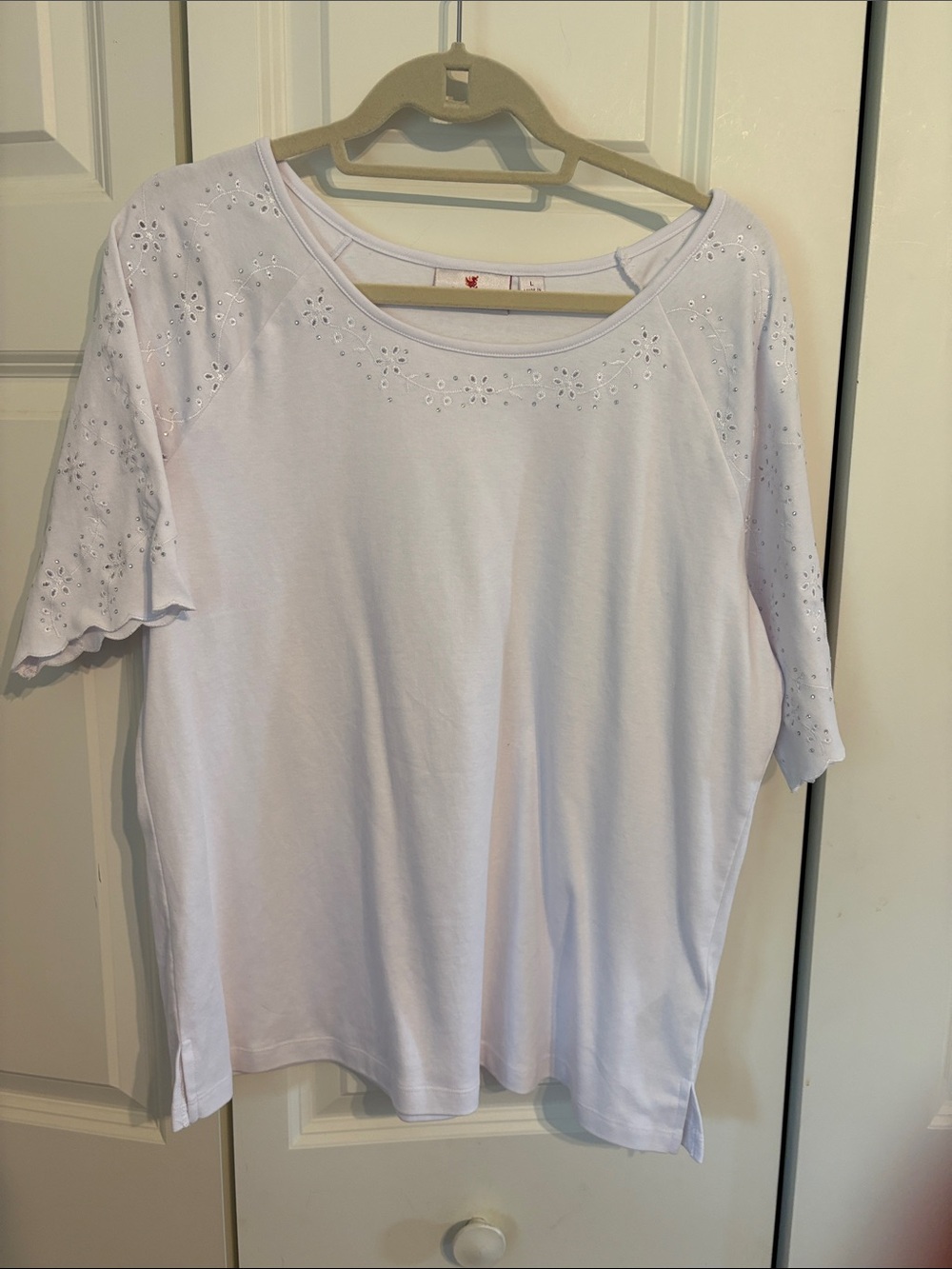 Quacker Factory White Eyelet Sleeve Scoop Neck Tee - Large